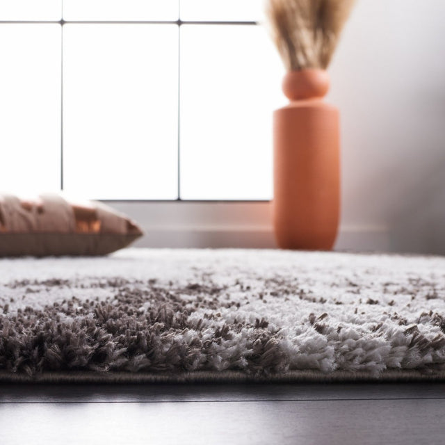 Safavieh Berber Shag Ber543F Grey/Dark Grey Rug.