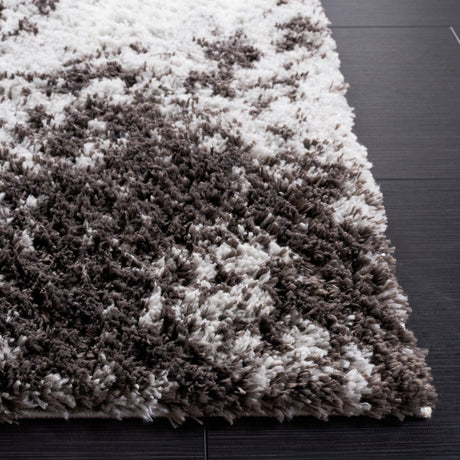 Safavieh Berber Shag Ber543F Grey/Dark Grey Rug.
