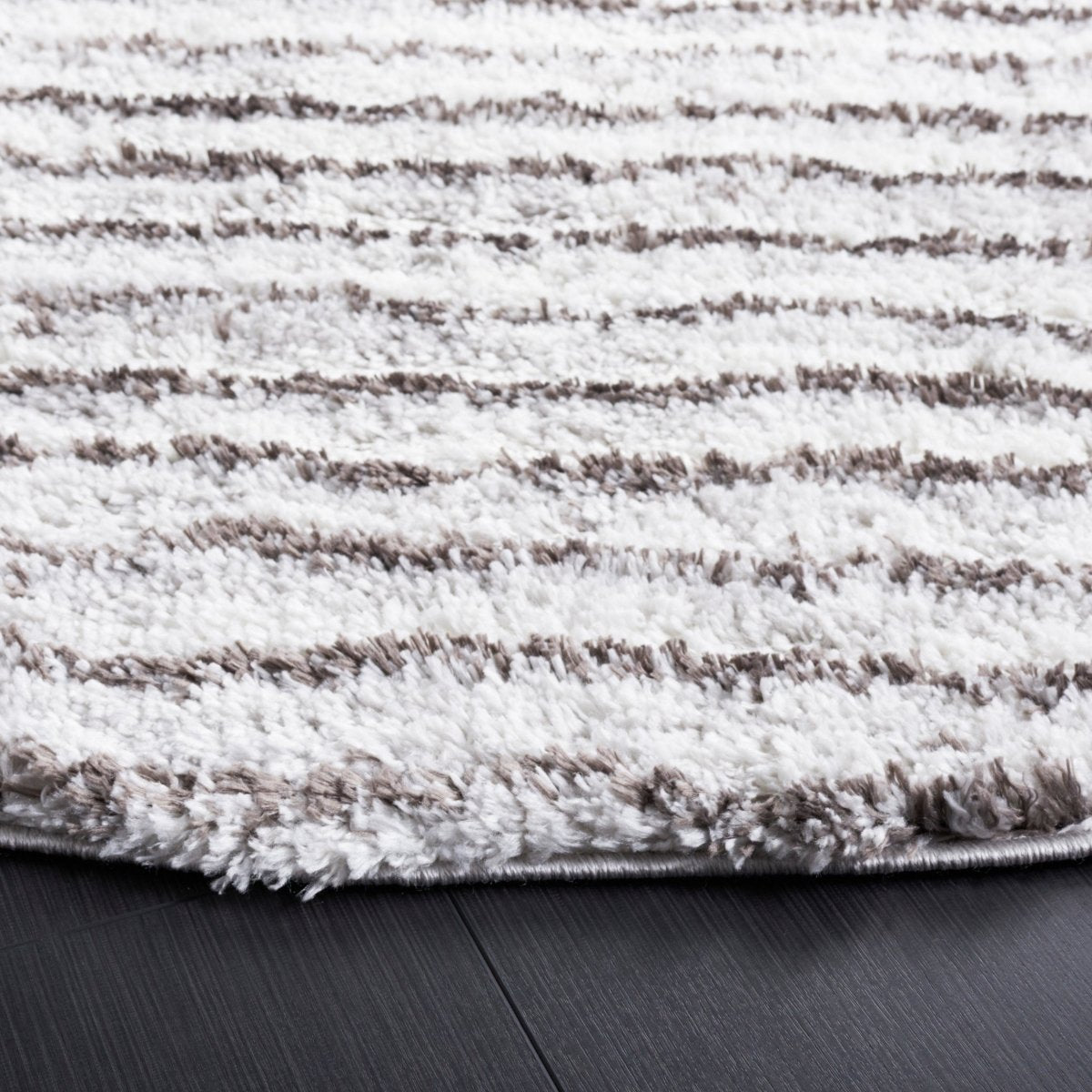 Safavieh Berber Shag Ber545F Grey/Dark Grey Rug.