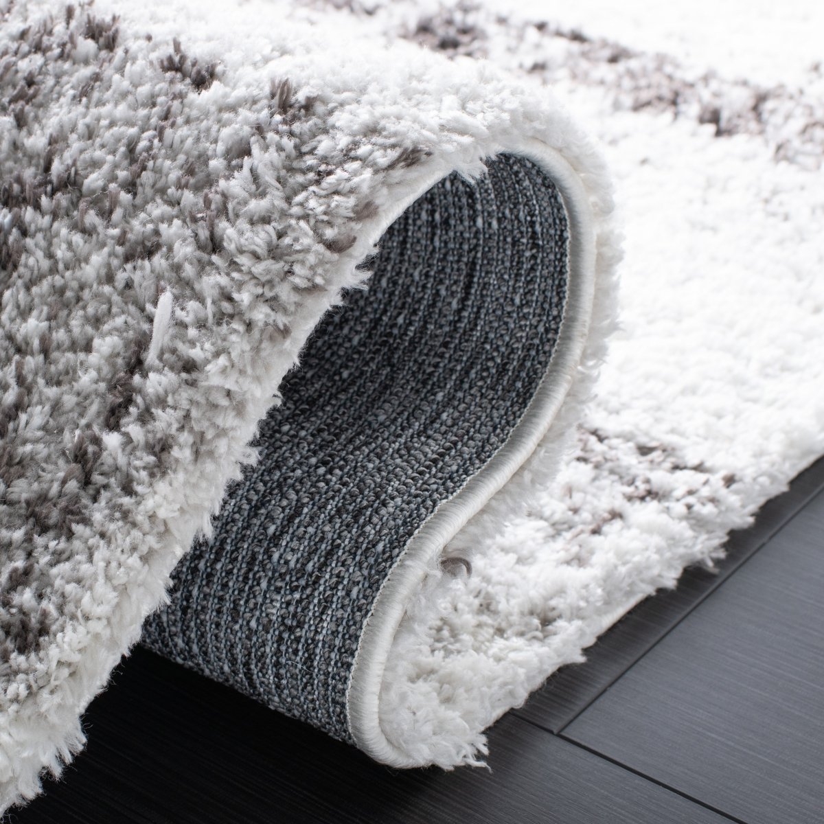 Safavieh Berber Shag Ber551F Grey/Dark Grey Rug.