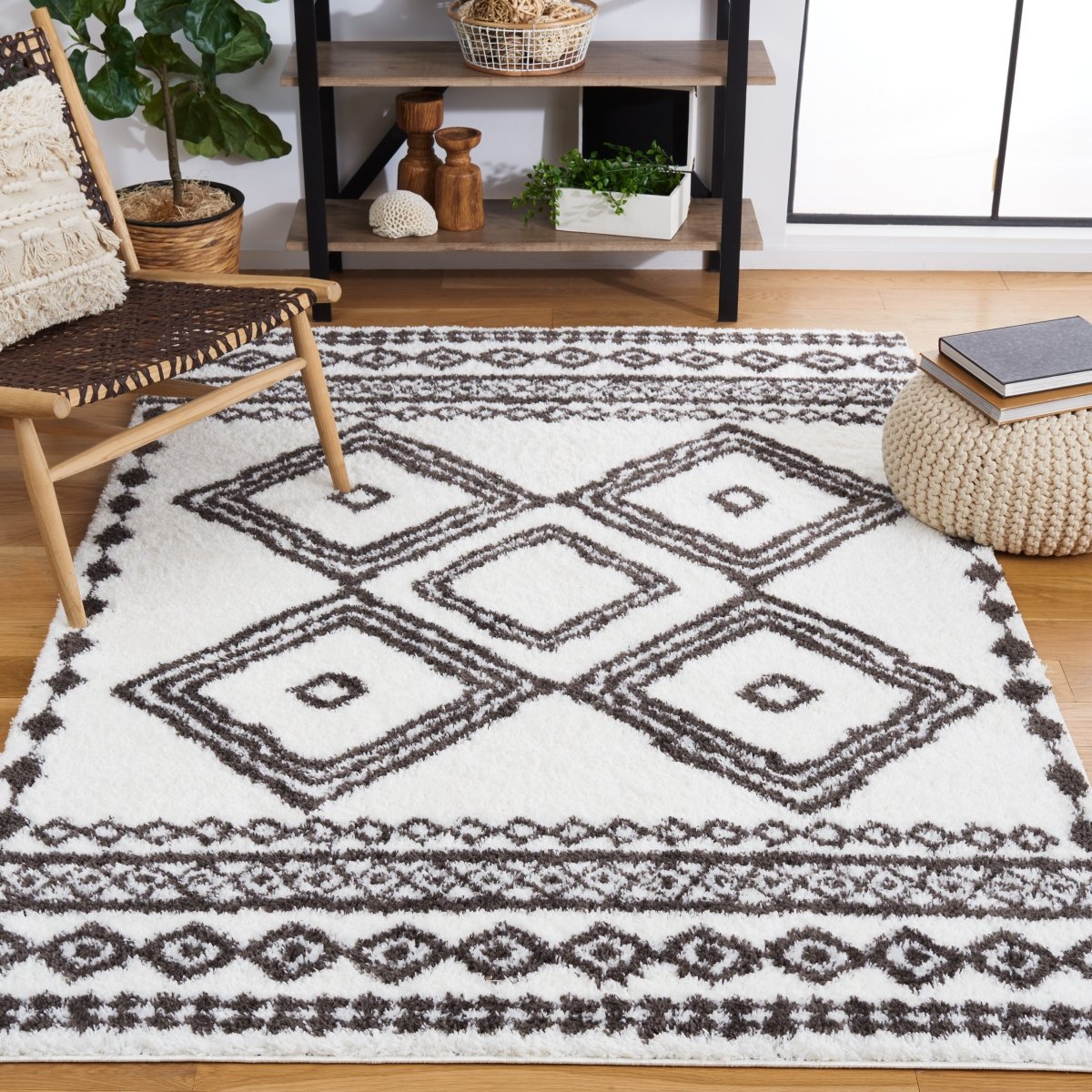 Safavieh Berber Shag Ber591A Ivory/Dark Grey Rug.