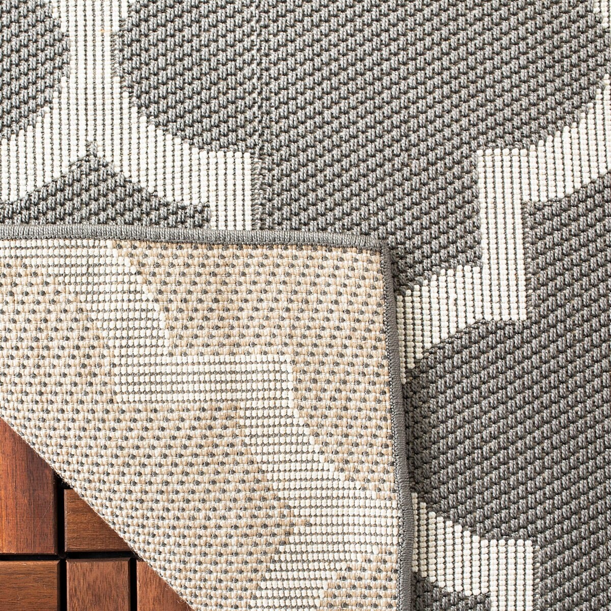 Safavieh Bermuda Bmu804F Grey / Ivory Rugs.