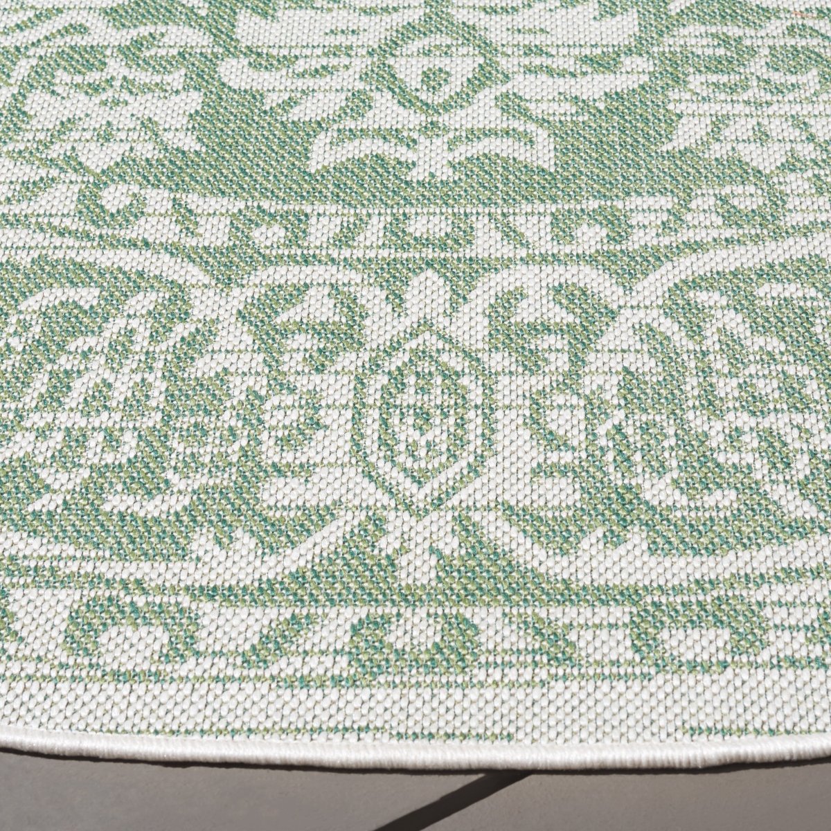 Safavieh Bermuda Bmu813Y Green/Ivory Rug.