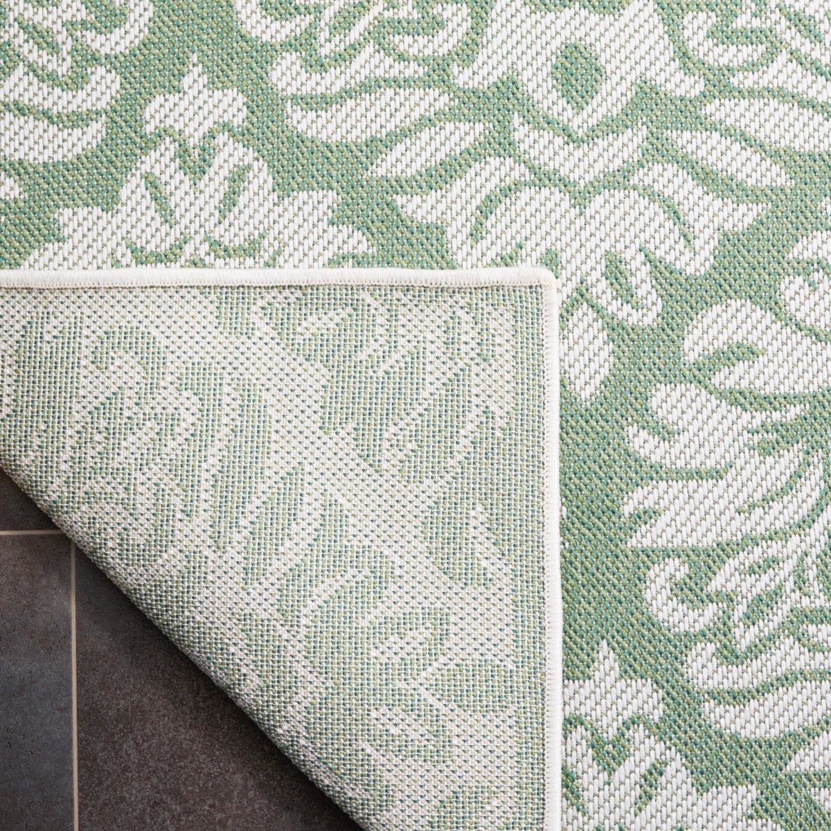 Safavieh Bermuda Bmu821Y Ivory/Green Rug.