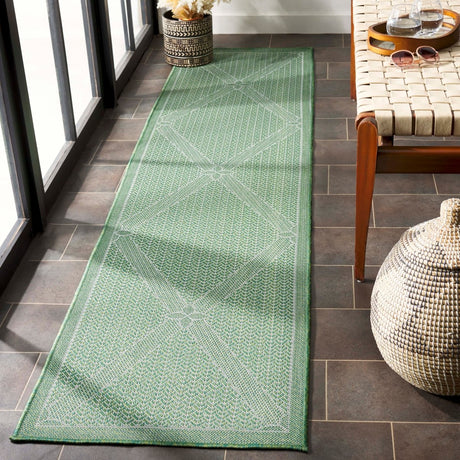 Safavieh Bermuda Bmu851Y Green/Ivory Rug.