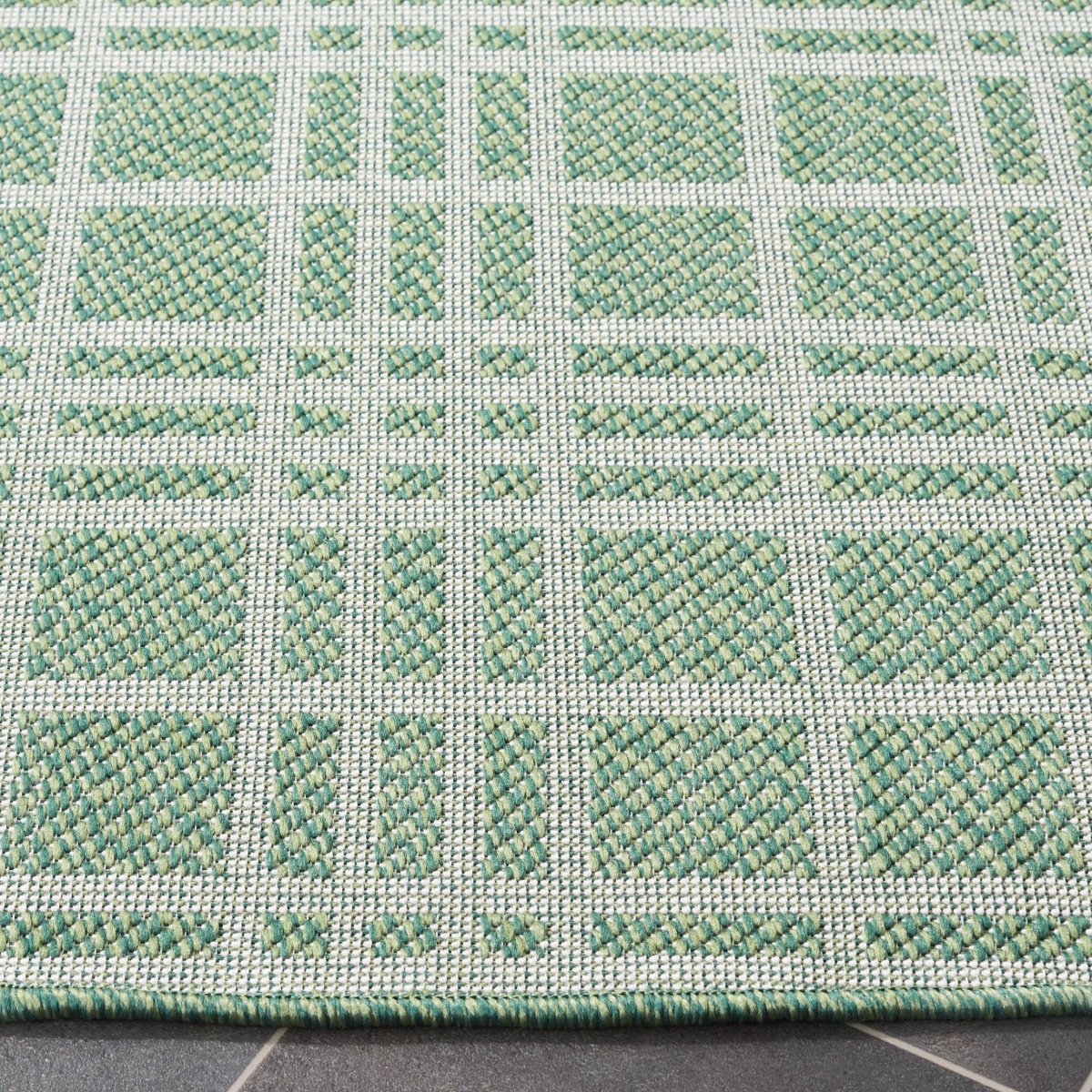 Safavieh Bermuda Bmu860Y Green/Ivory Rug.