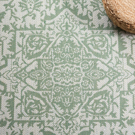 Safavieh Bermuda Bmu885Y Green/Ivory Rug.