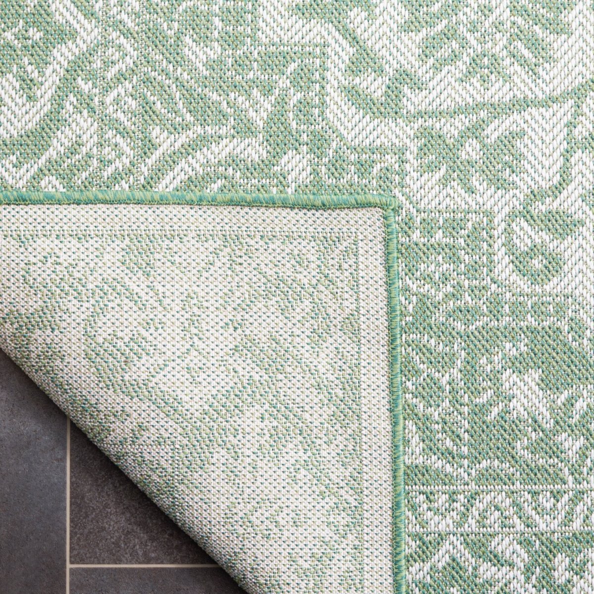 Safavieh Bermuda Bmu885Y Green/Ivory Rug.