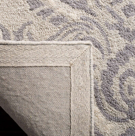 Safavieh Blossom Blm106A Light Grey / Ivory Rugs.