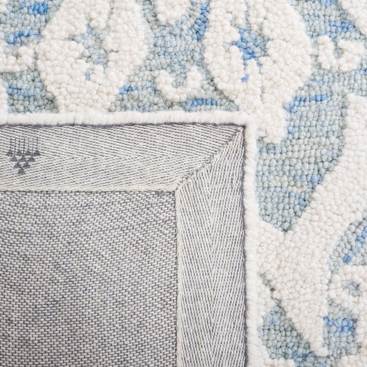 Safavieh Blossom Blm108M Ivory/Blue Rug.