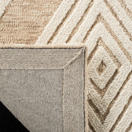Safavieh Blossom Blm111B Beige / Ivory Rugs.