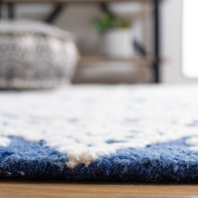 Safavieh Blossom Blm112N Navy/Ivory Rug.