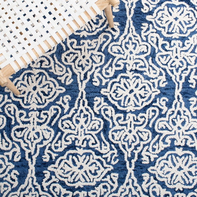 Safavieh Blossom Blm112N Navy/Ivory Rug.