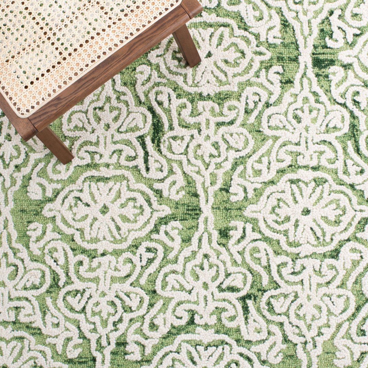 Safavieh Blossom Blm112Y Green/Ivory Rug.