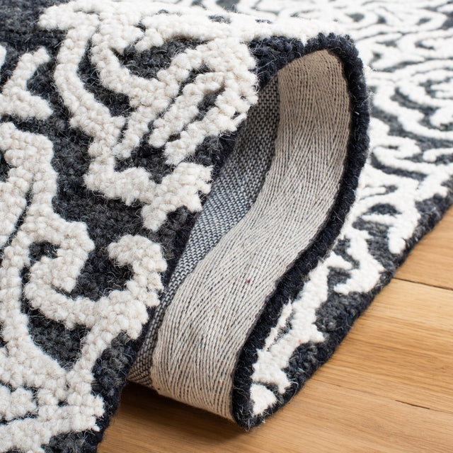 Safavieh Blossom Blm112Z Black/Ivory Rug.