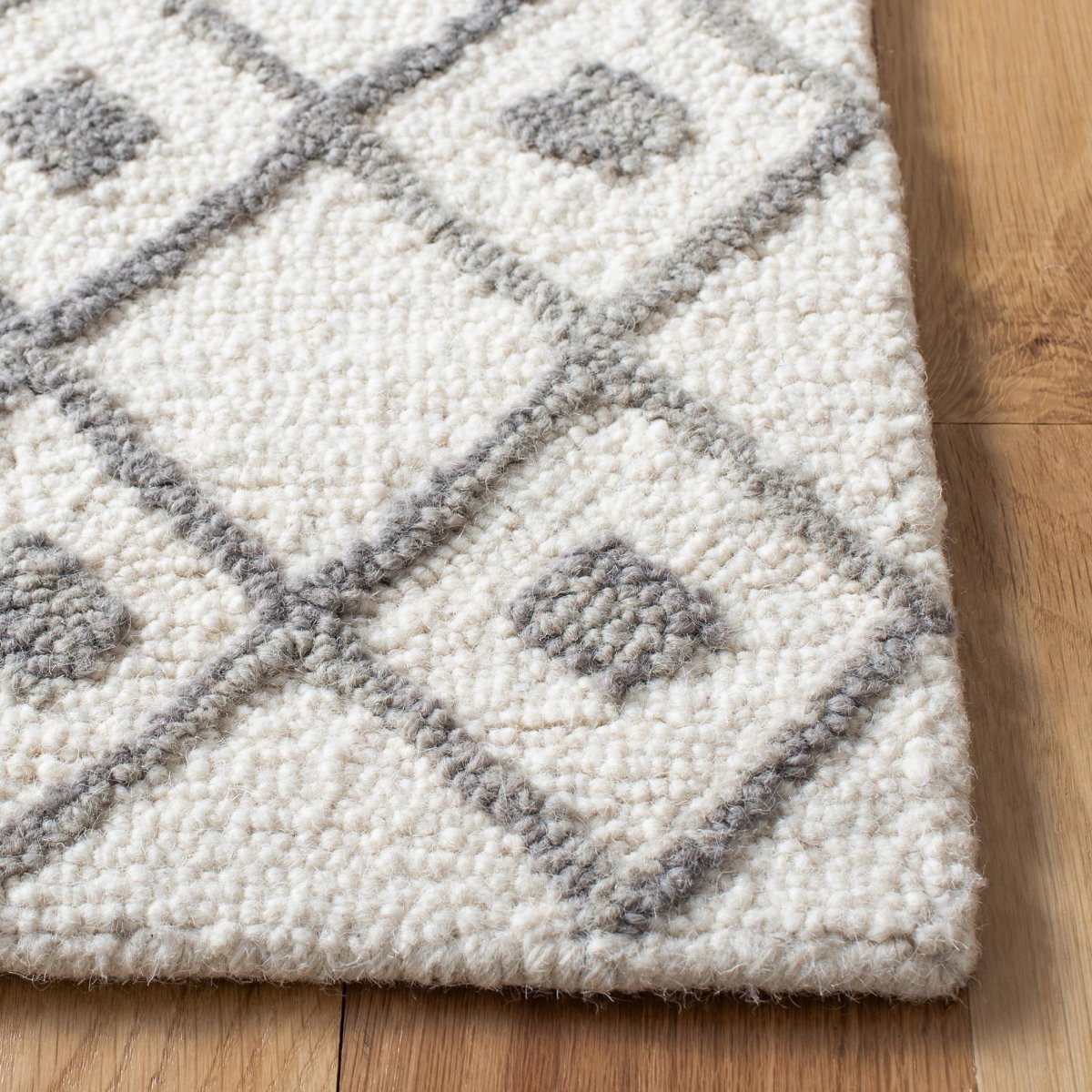 Safavieh Blossom Blm115A Ivory/Grey Rugs.