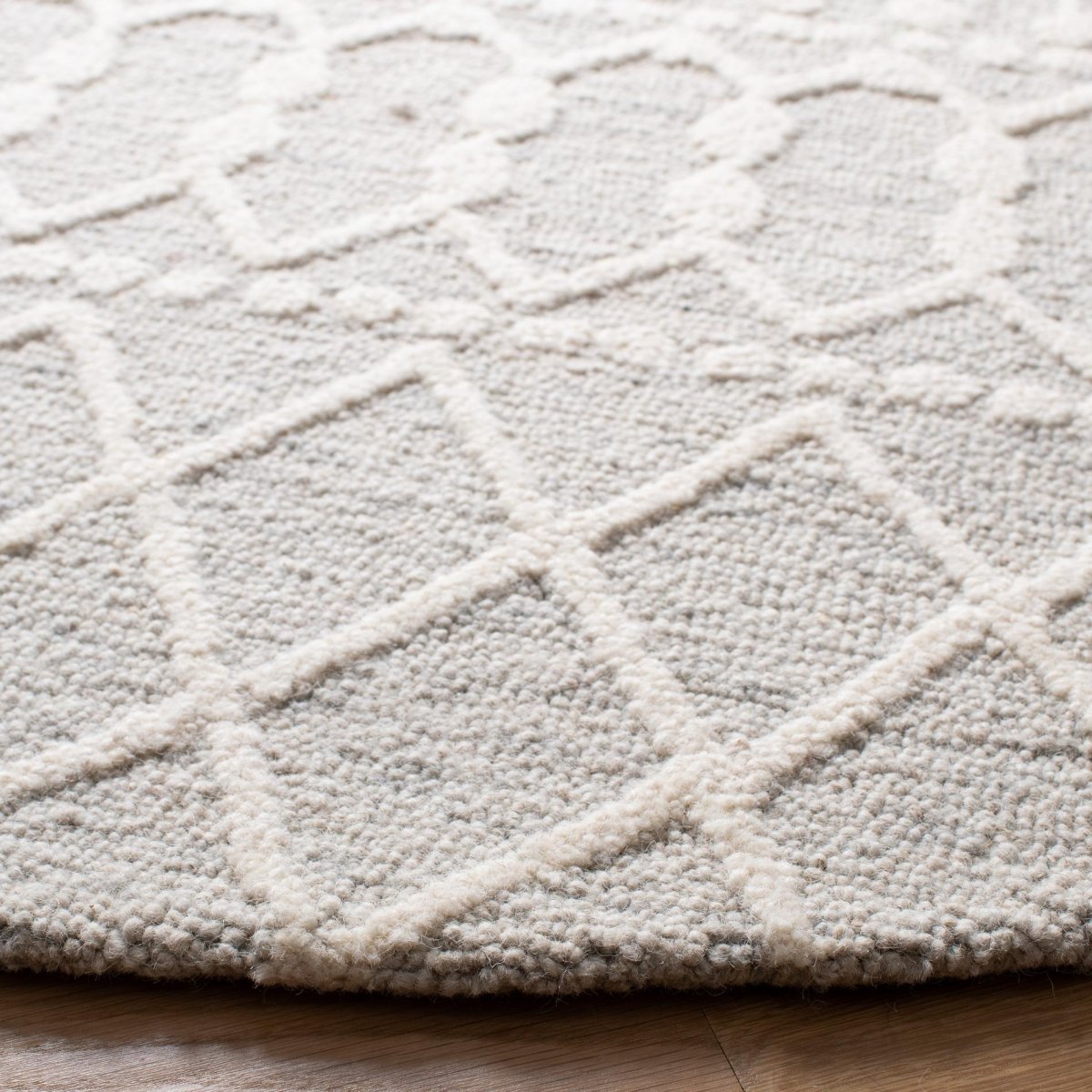 Safavieh Blossom Blm115G Silver/Ivory Rugs.