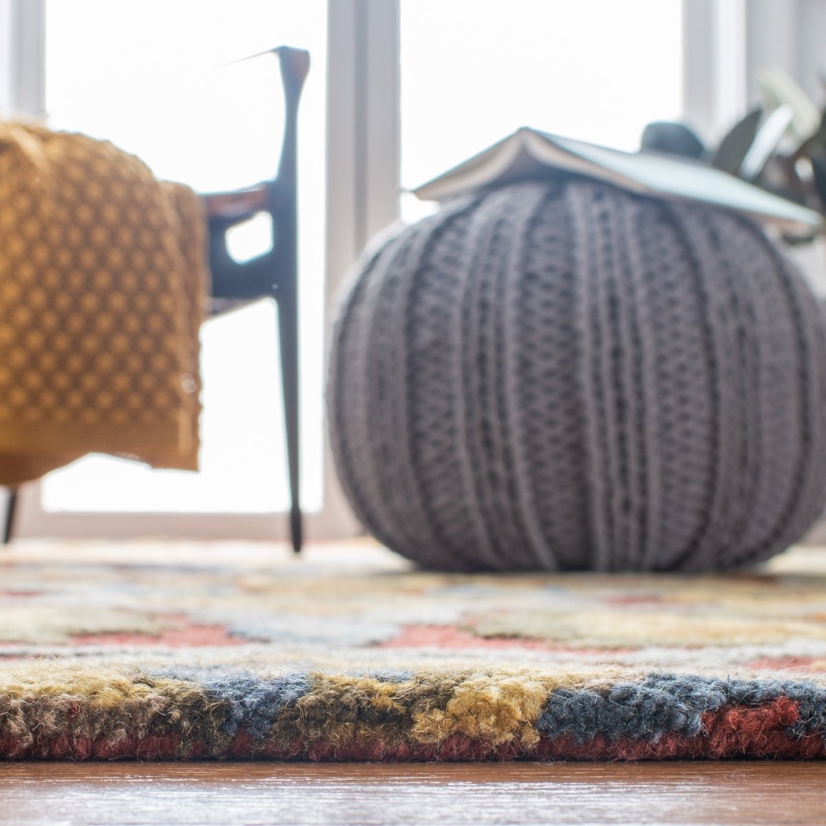 Safavieh Blossom Blm402Q Red/Multi Rug.