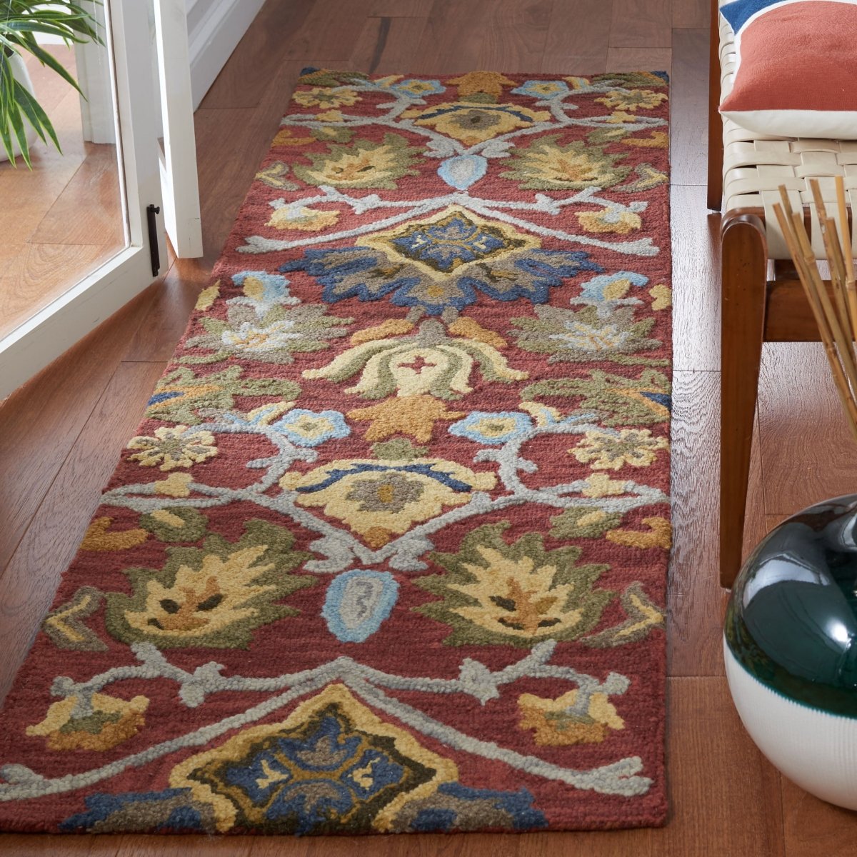 Safavieh Blossom Blm402Q Red/Multi Rug.