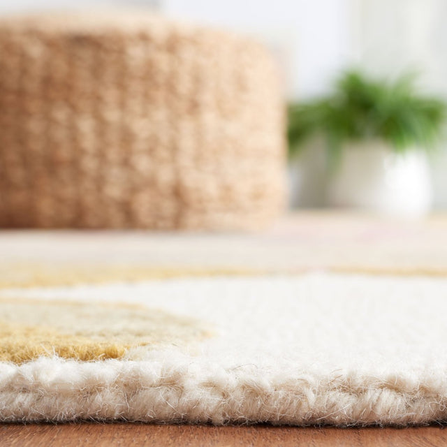 Safavieh Blossom Blm406A Ivory/Green Rug.