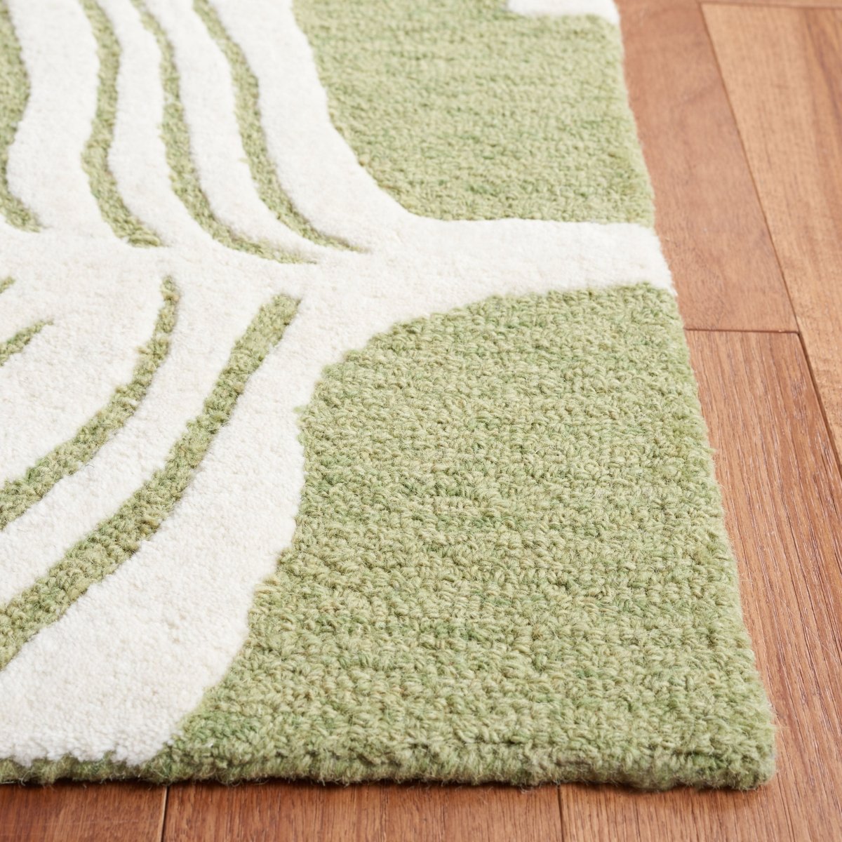 Safavieh Blossom Blm408Y Ivory/Green Rug.
