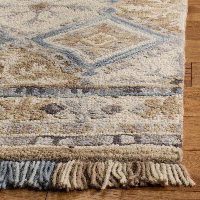 Safavieh Blossom Blm421A Beige / Light Blue Rugs.