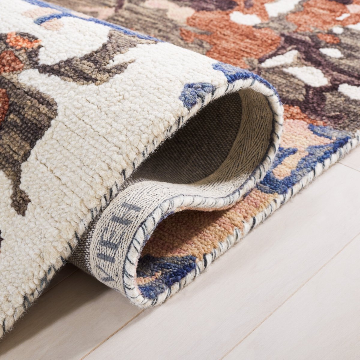 Safavieh Blossom Blm460U Pink/Ivory Rug.