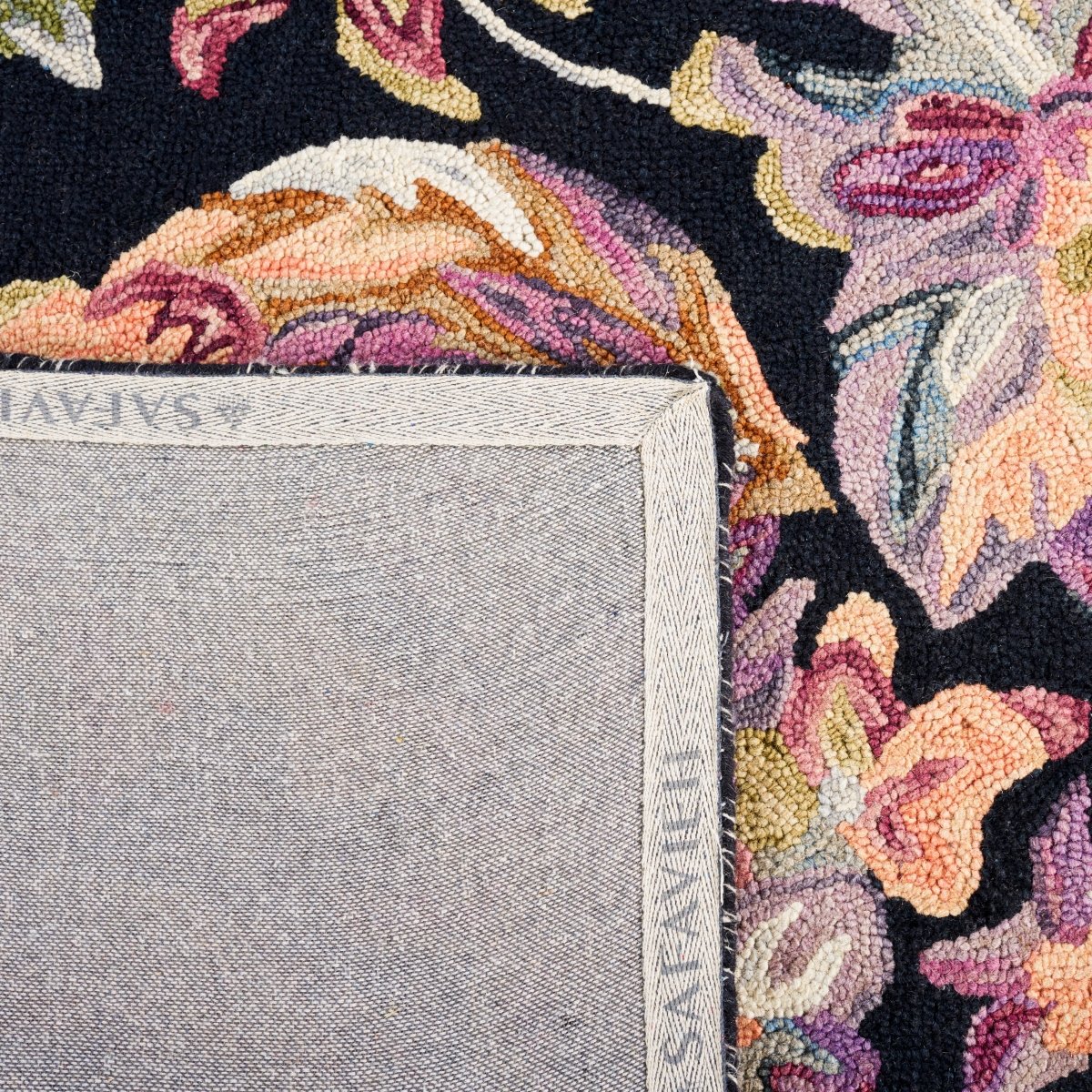 Safavieh Blossom Blm461Z Black/Plum Rug.