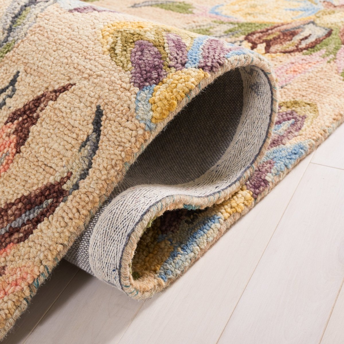 Safavieh Blossom Blm462B Beige/Purple Rug.