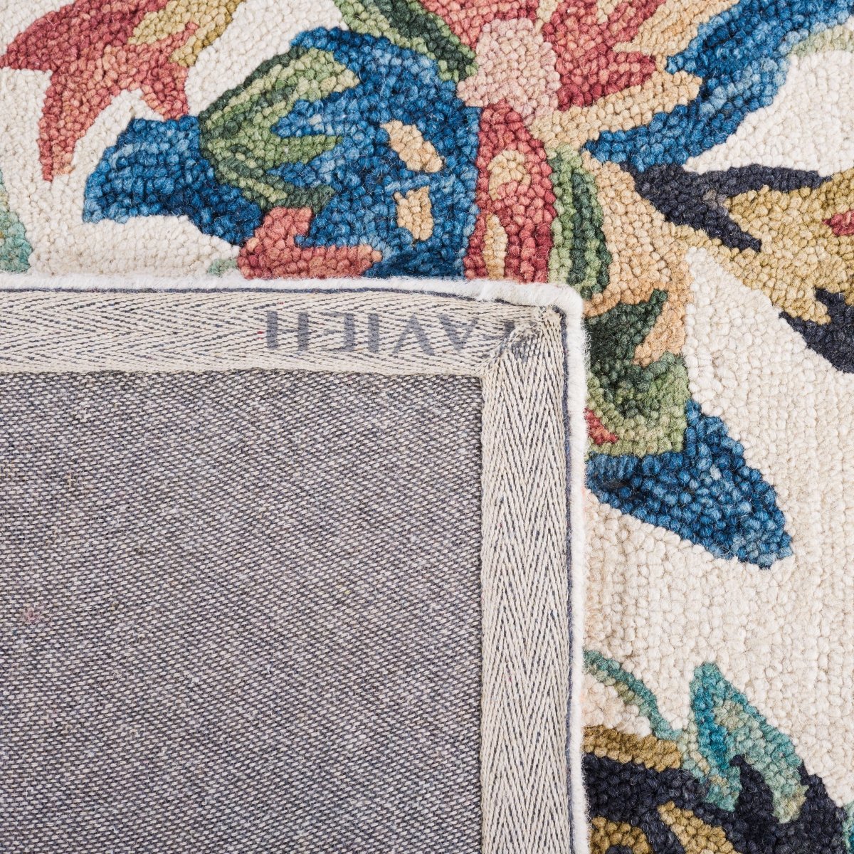Safavieh Blossom Blm467A Ivory/Plum Rug.