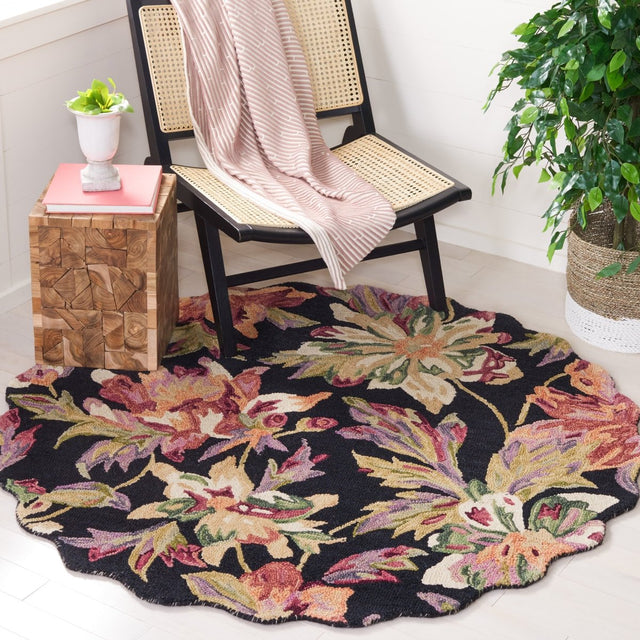 Safavieh Blossom Blm467Z Black/Plum Rug.