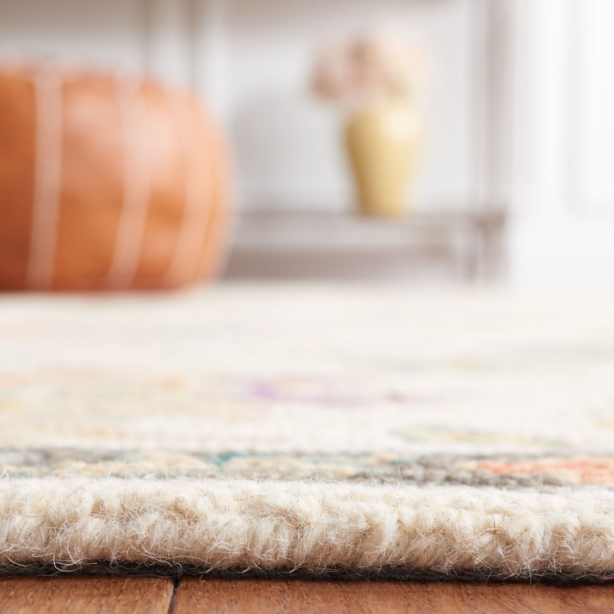 Safavieh Blossom Blm471B Beige/Lavander Rug.