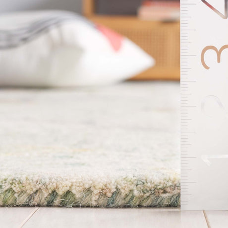Safavieh Blossom Blm554Y Green/Ivory Rug.