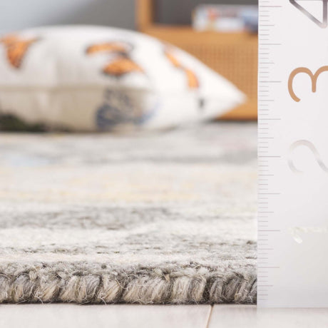 Safavieh Blossom Blm555Y Green/Charcoal Rug.