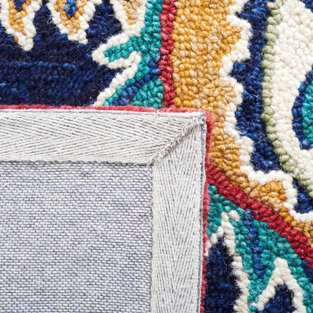 Safavieh Blossom Blm561N Navy/Ivory Rug.