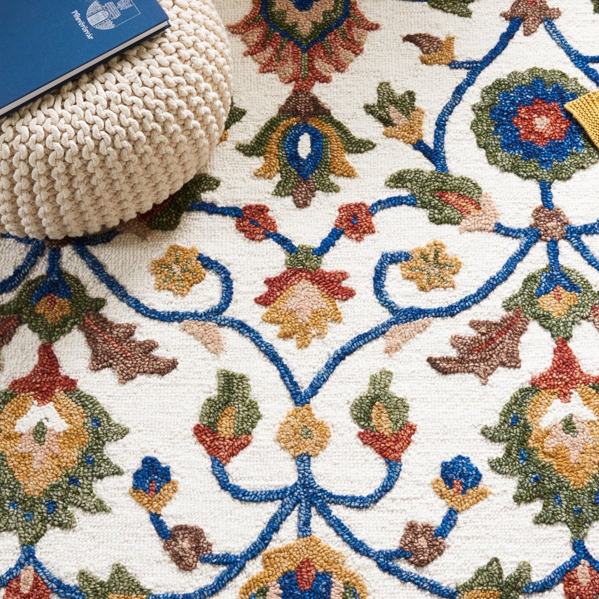 Safavieh Blossom Blm562A Ivory/Green Rug.