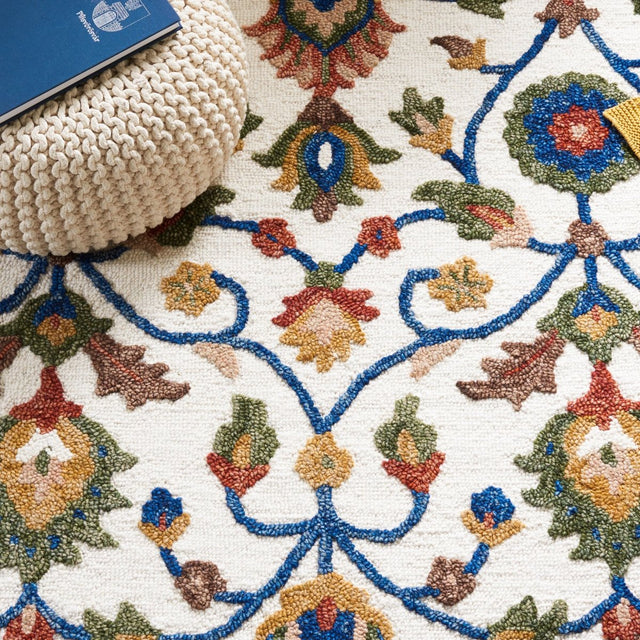 Safavieh Blossom Blm562A Ivory/Green Rug.