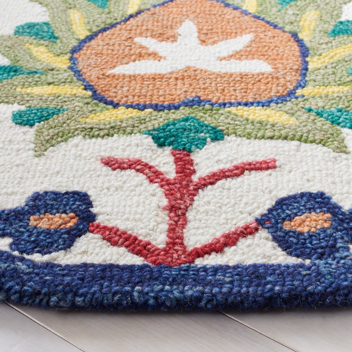 Safavieh Blossom Blm563A Ivory/Green Rug.