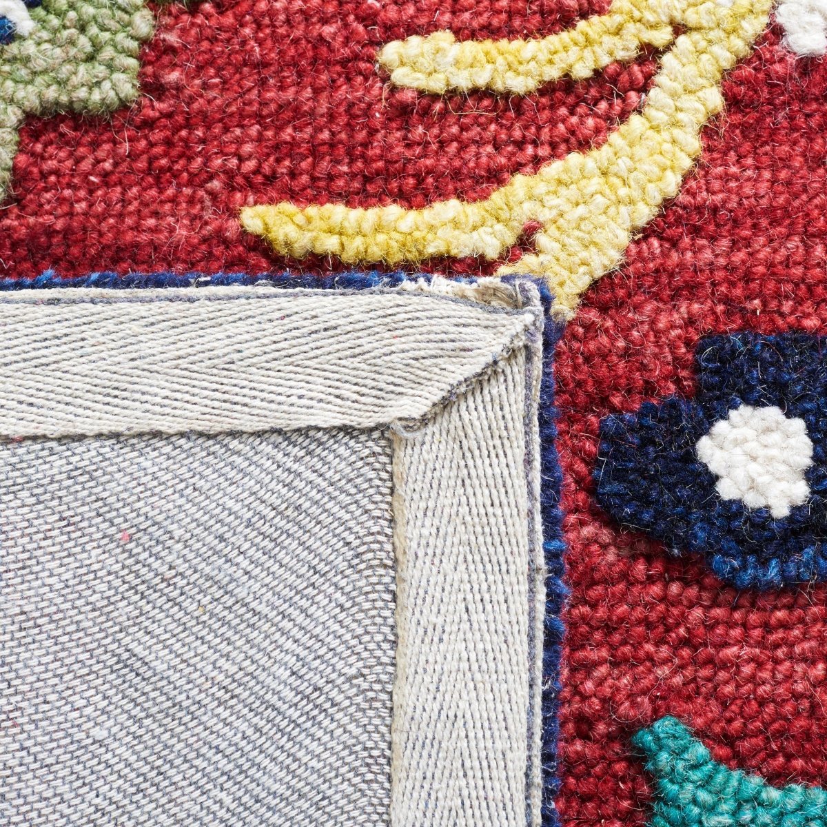 Safavieh Blossom Blm563D Red/Yellow Rug.