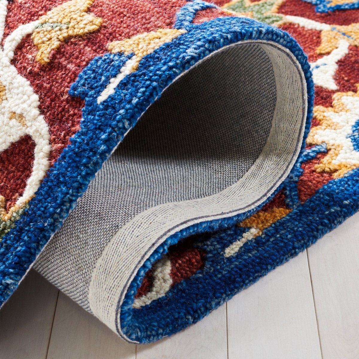 Safavieh Blossom Blm564P Rust/Blue Rug.