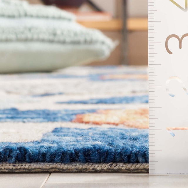 Safavieh Blossom Blm566B Beige/Red Rug.