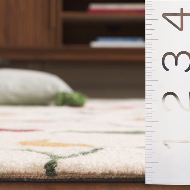 Safavieh Blossom Blm569A Ivory/Red Rug.