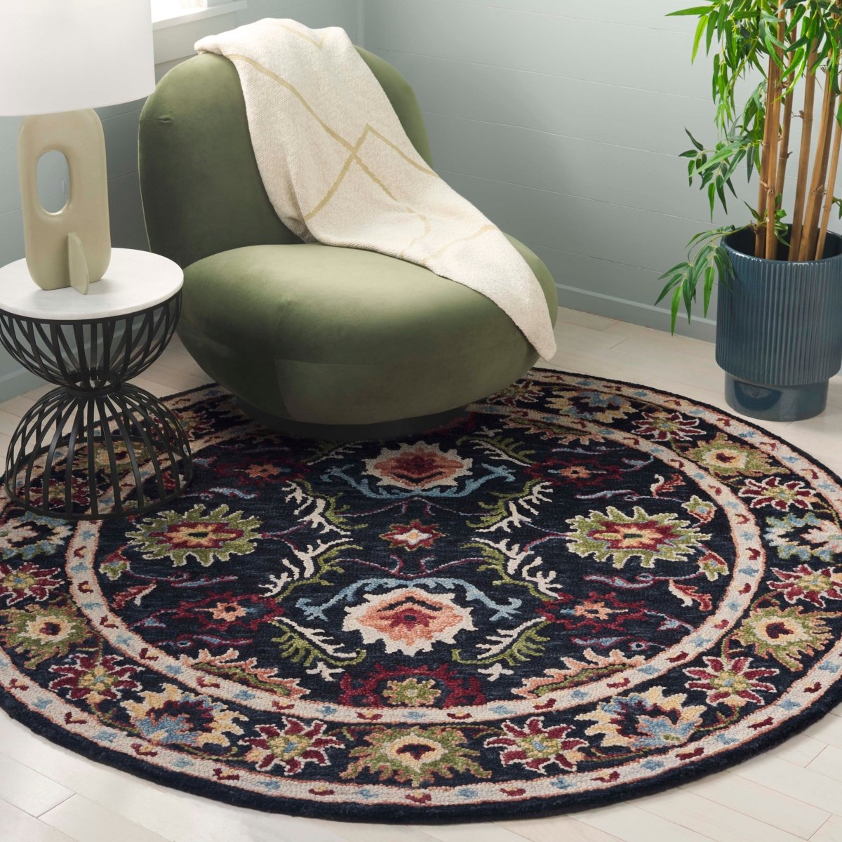 Safavieh Blossom Blm691Z Black/Ivory Rug.