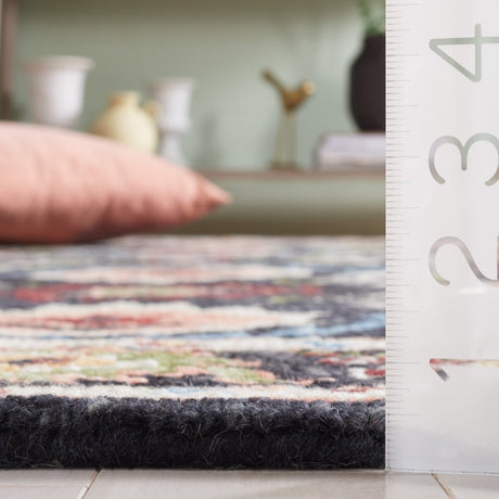 Safavieh Blossom Blm691Z Black/Ivory Rug.