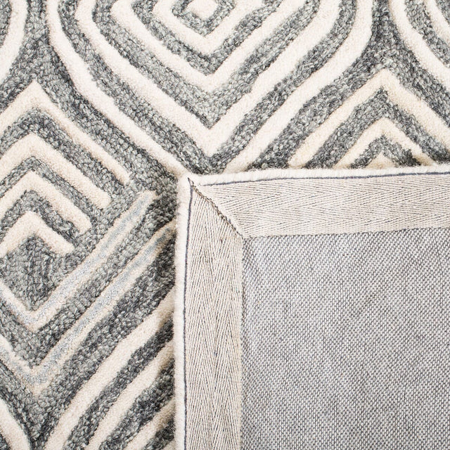 Safavieh Blossom Blm936G Ivory / Grey Rugs.