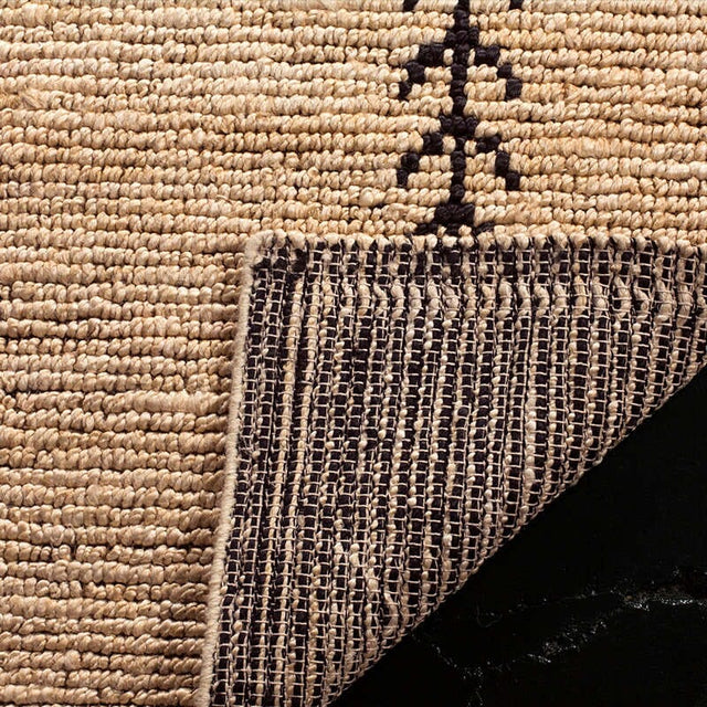 Safavieh Bohemian Boh701A Ivory / Black Rugs.