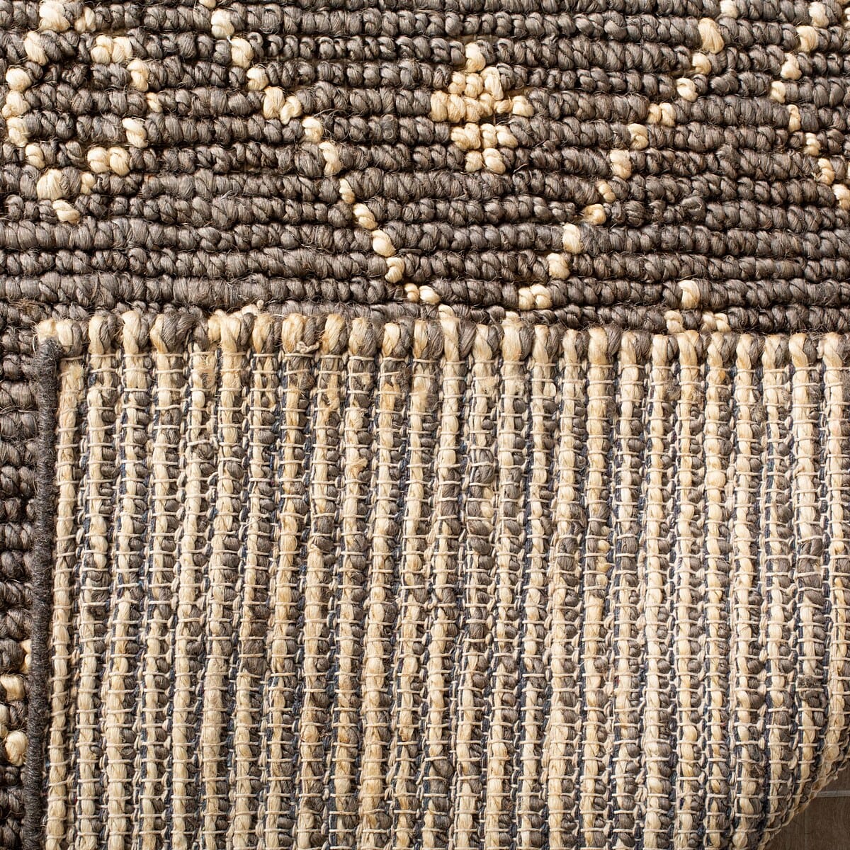 Safavieh Bohemian Boh705F Grey / White Rugs.