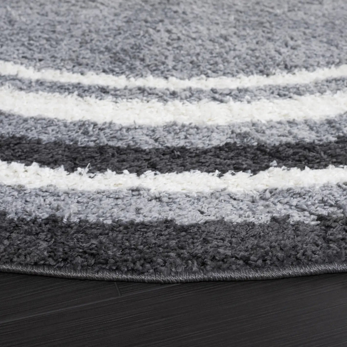 Safavieh Border & Stripe Shag 200 6'-7" x 6'-7" Rug in Grey / Black