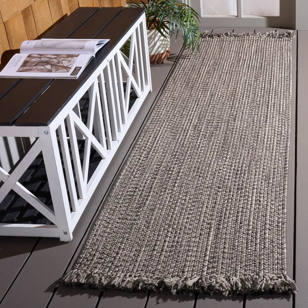 Safavieh Braided 300 2'-3" x 8'-0" Rug in Grey / Ivory