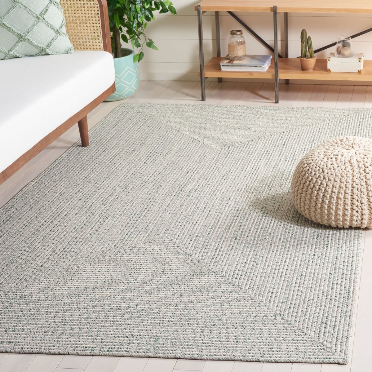 Safavieh Braided Bra201Y Ivory/Green Rug.
